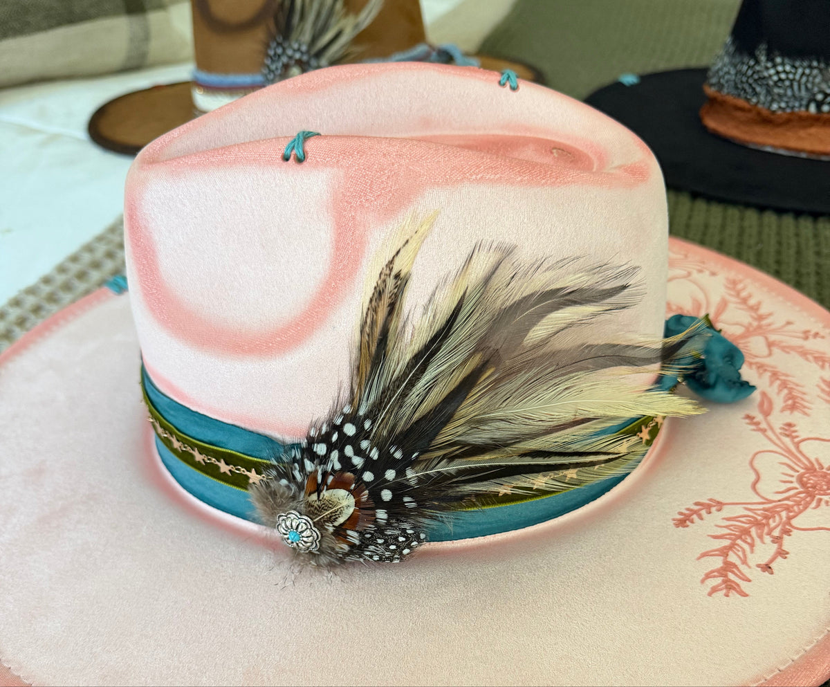 PRESCILLA WREN DISTRESSED FEATHER HAT