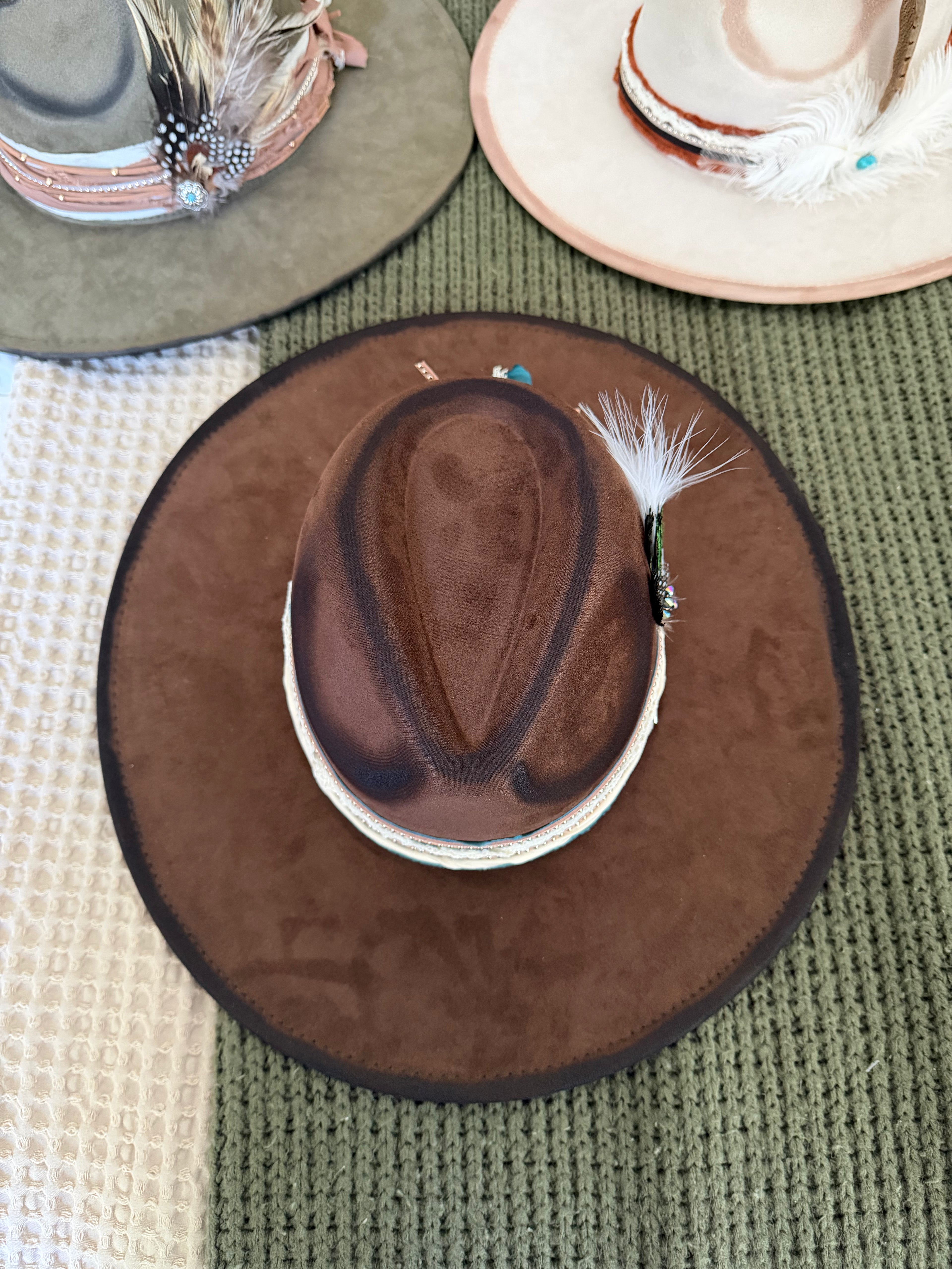 BARBARA LYNN DISTRESSED FEATHER HAT