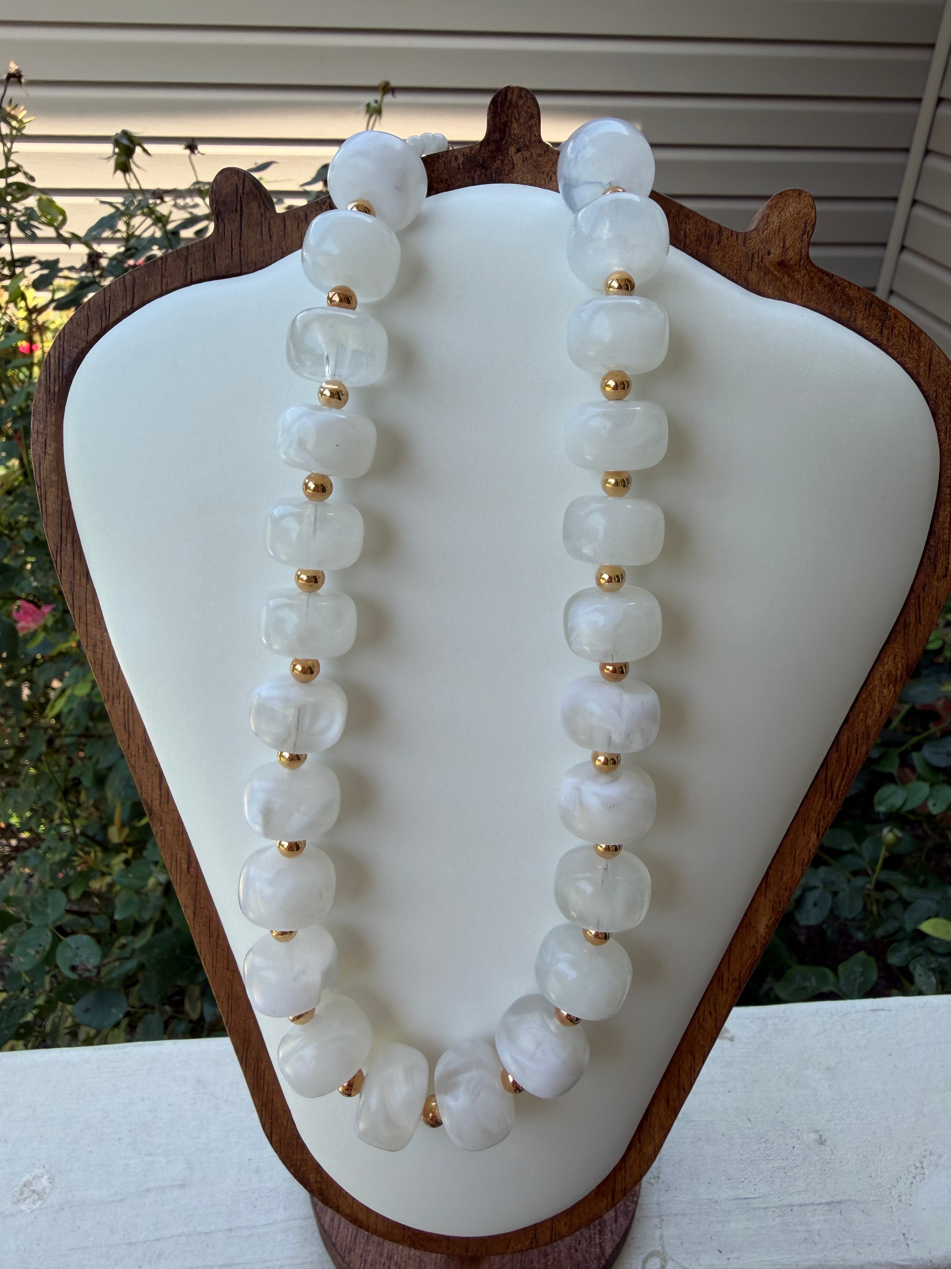 MAGNOLIA NECKLACE- HANDMADE COLLECTION