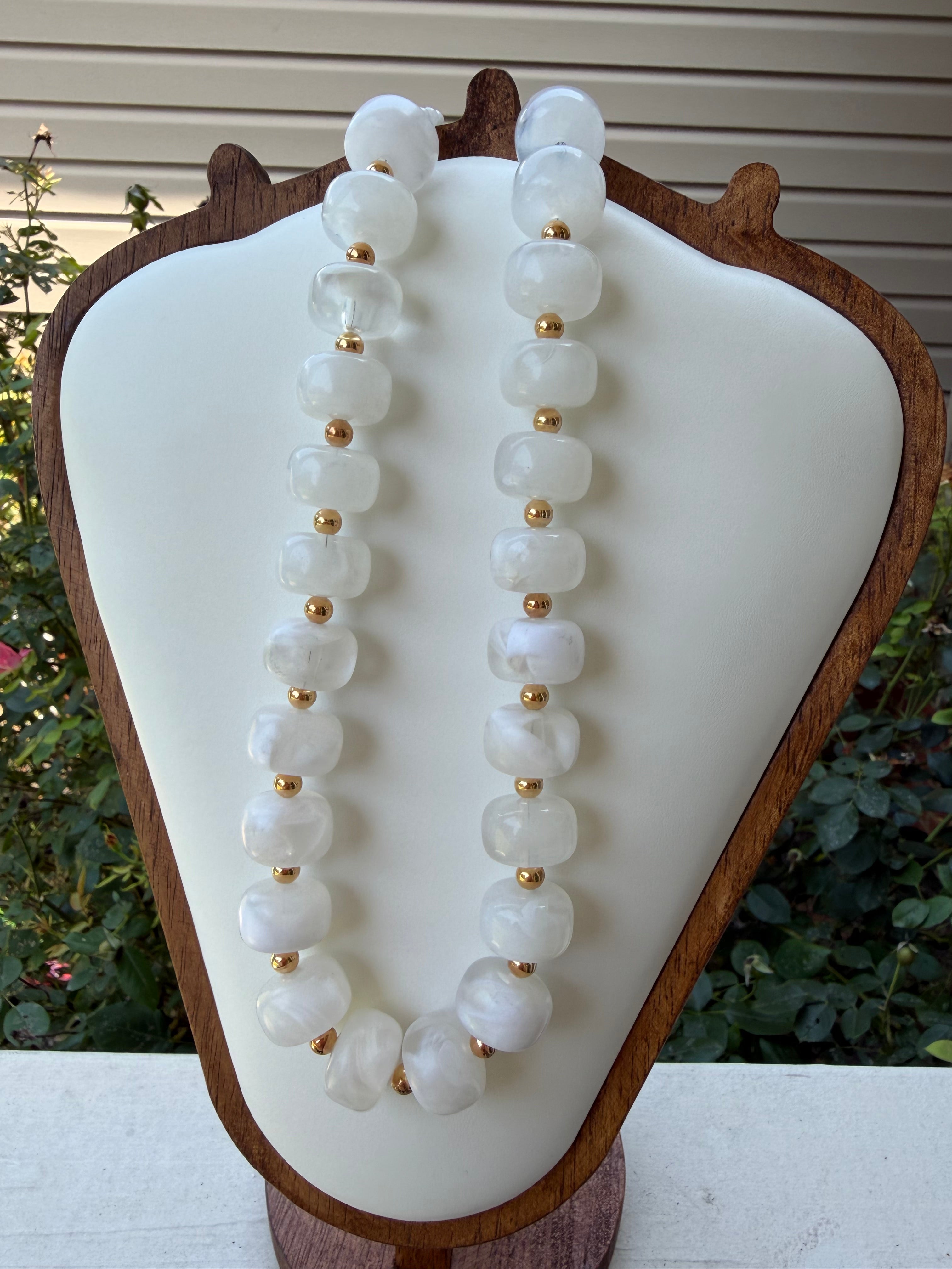 MAGNOLIA NECKLACE- HANDMADE COLLECTION