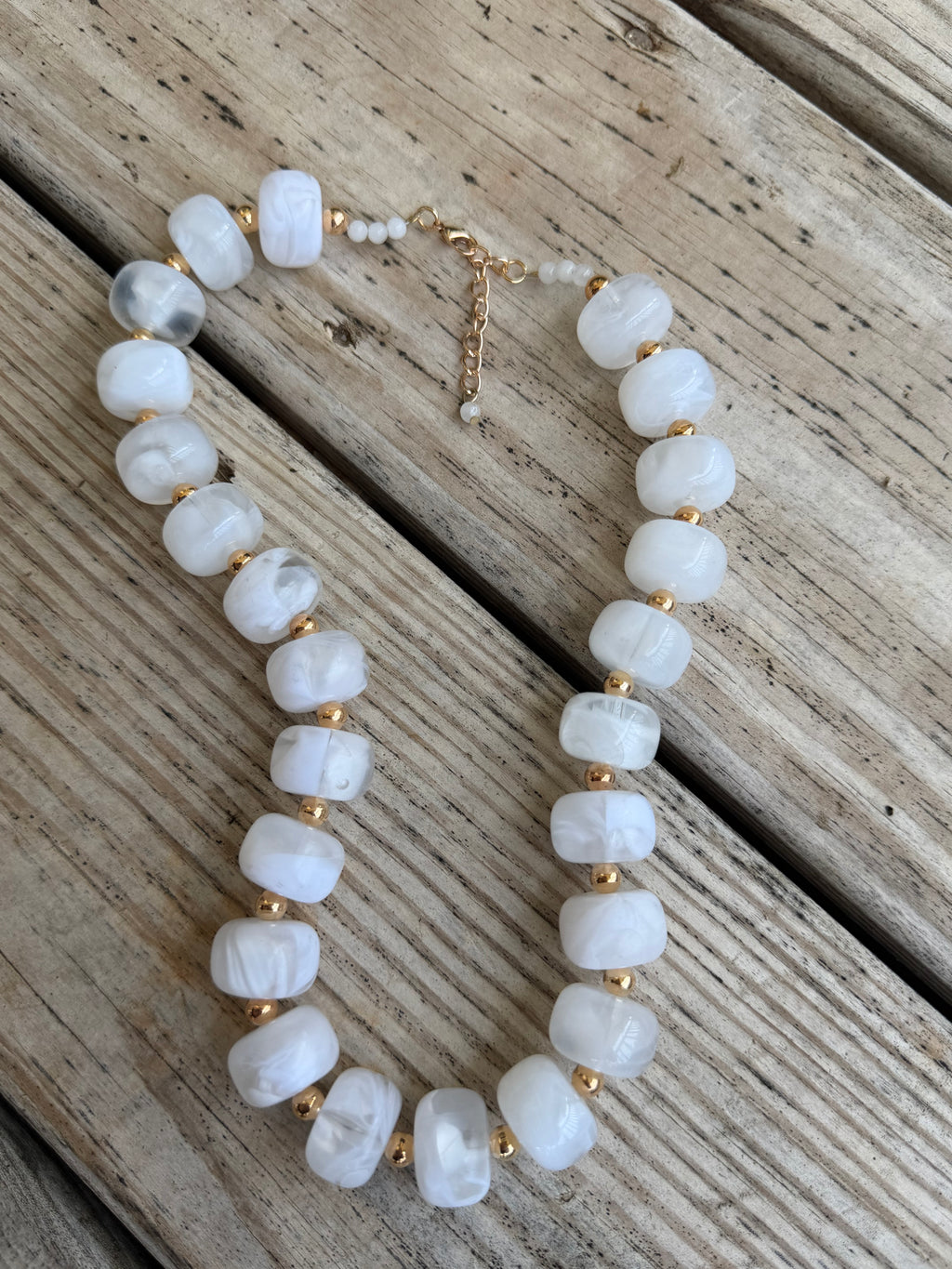 MAGNOLIA NECKLACE- HANDMADE COLLECTION