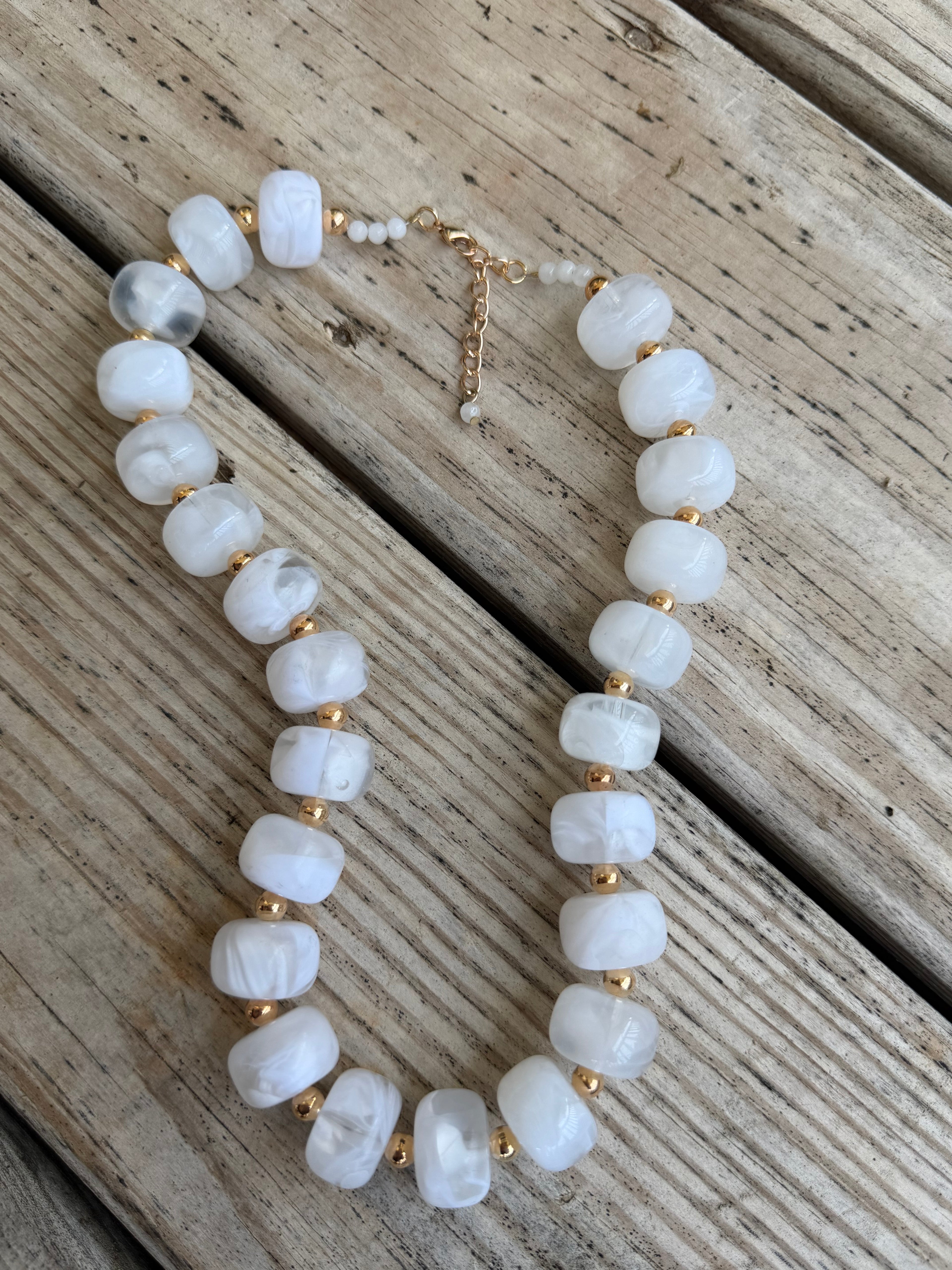 MAGNOLIA NECKLACE- HANDMADE COLLECTION