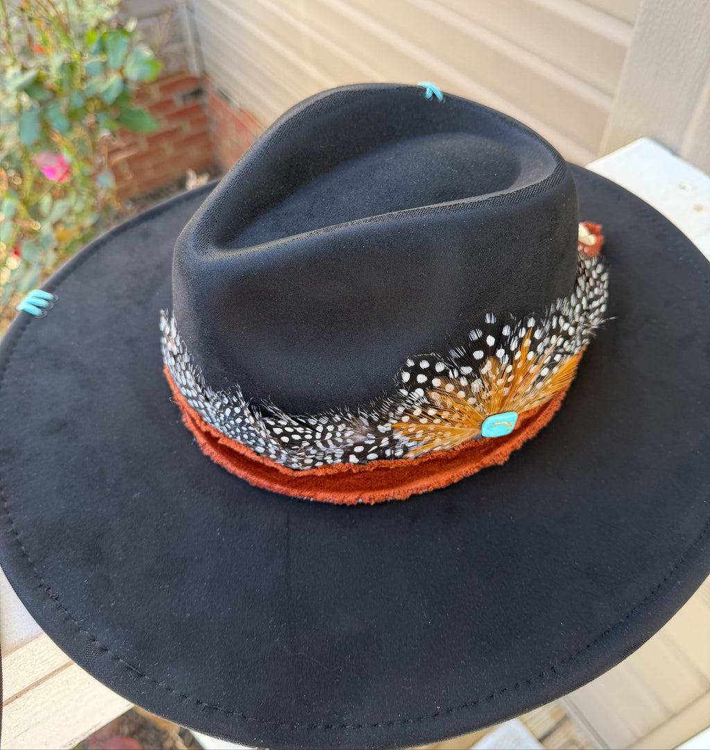 JESSE LOU DISTRESSED FEATHER HAT