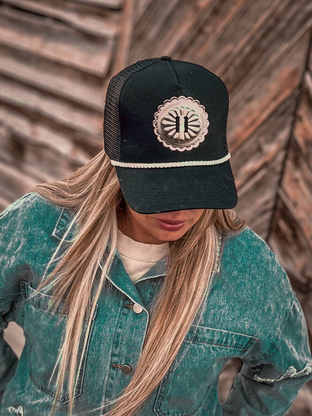 STELLA RAE BLACK CONCHO TRUCKER HAT